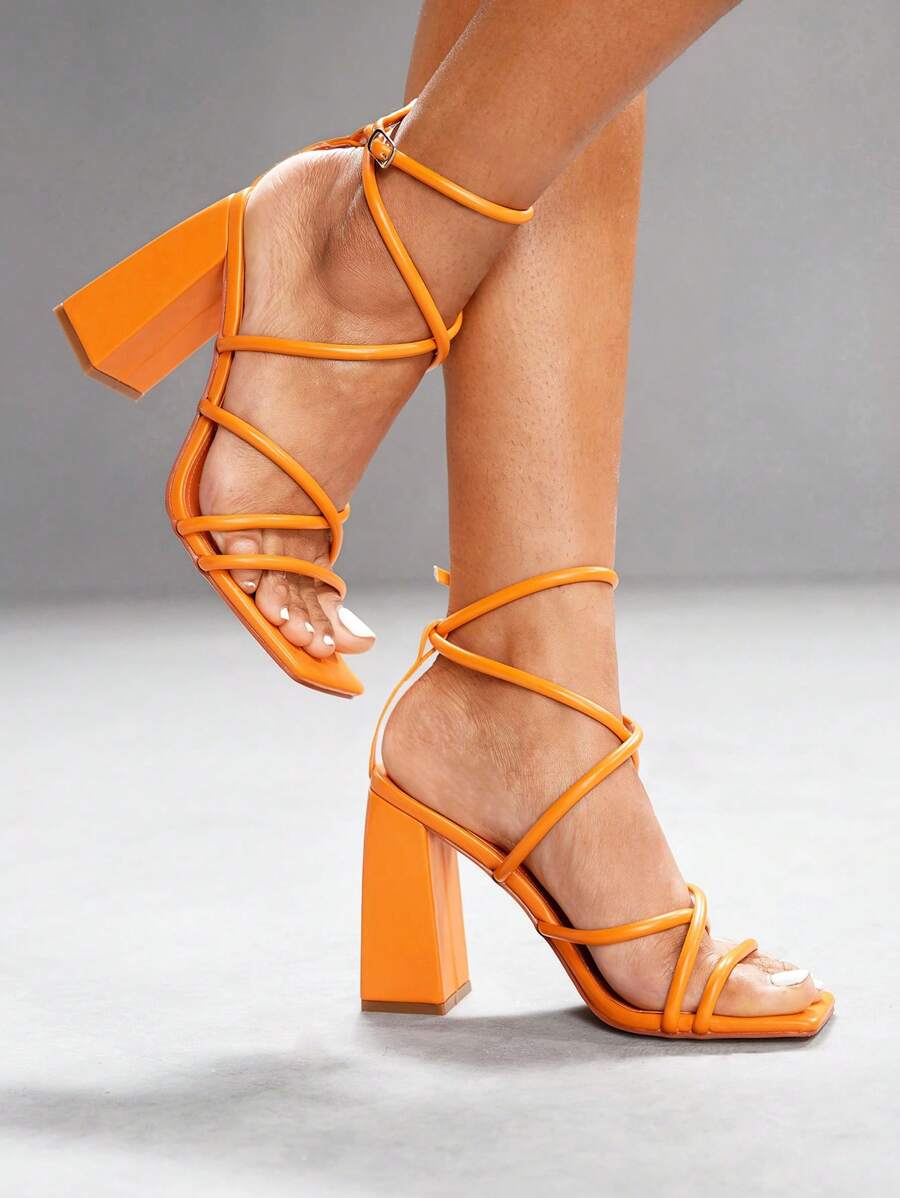 CUCCOO SZL Sapatos femininos com salto cruzado e tira no tornozelo, sandálias brancas para o verão, saltos de formatura, sapatos de festa, sapatos de volta às aulas, sapatos de estudante universitário, festa, baddie, elegante, chique, lindo estilo, natal,