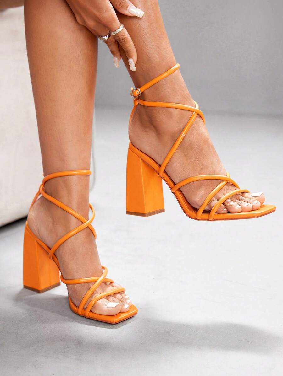 CUCCOO SZL Sapatos femininos com salto cruzado e tira no tornozelo, sandálias brancas para o verão, saltos de formatura, sapatos de festa, sapatos de volta às aulas, sapatos de estudante universitário, festa, baddie, elegante, chique, lindo estilo, natal,