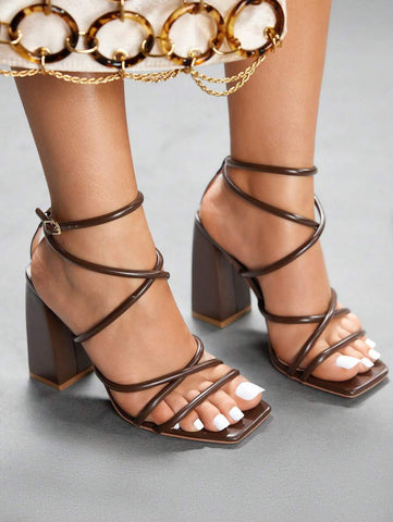 CUCCOO SZL Sapatos femininos com salto cruzado e tira no tornozelo, sandálias brancas para o verão, saltos de formatura, sapatos de festa, sapatos de volta às aulas, sapatos de estudante universitário, festa, baddie, elegante, chique, lindo estilo, natal,