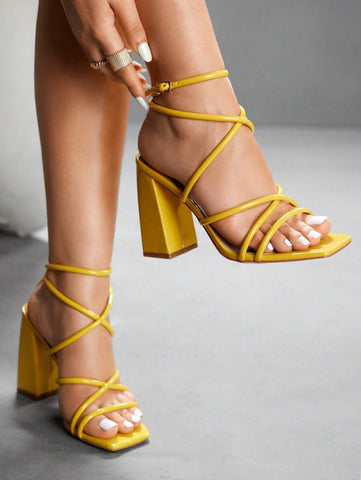 CUCCOO SZL Sapatos femininos com salto cruzado e tira no tornozelo, sandálias brancas para o verão, saltos de formatura, sapatos de festa, sapatos de volta às aulas, sapatos de estudante universitário, festa, baddie, elegante, chique, lindo estilo, natal,
