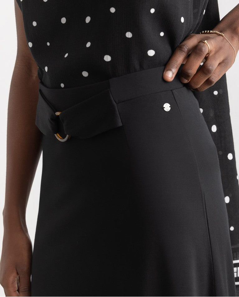 Saia com detalhe de cinto Preto