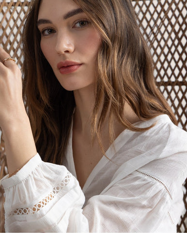 Blusa gola mandarim aberta com mangas bufantes Branco