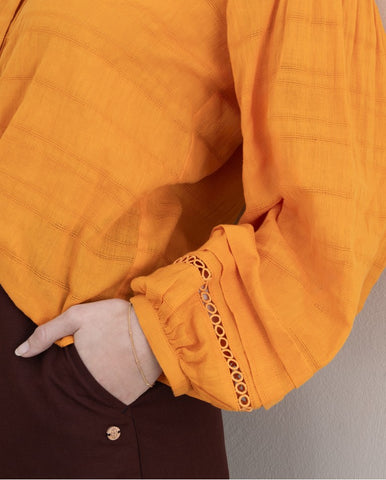 Blusa gola mandarim aberta com mangas bufantes Laranja