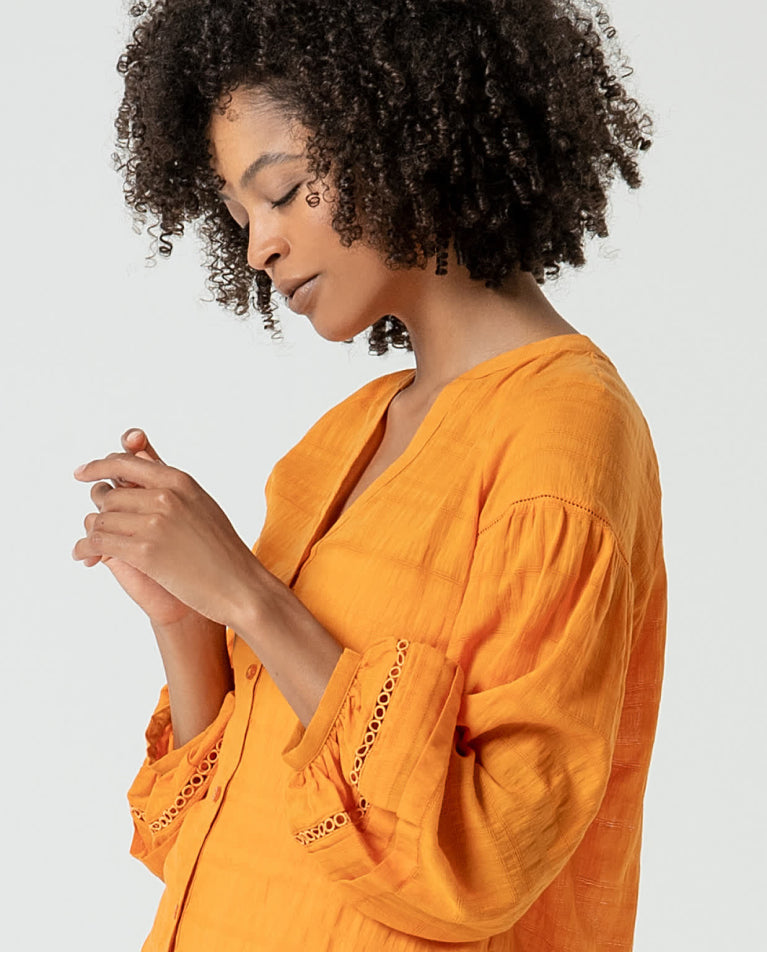 Blusa gola mandarim aberta com mangas bufantes Laranja