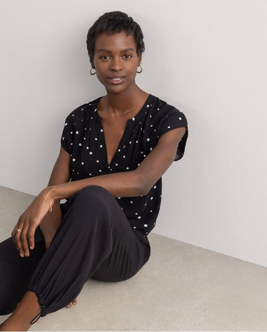 Camisa de manga longa com detalhe de ornamento Preto